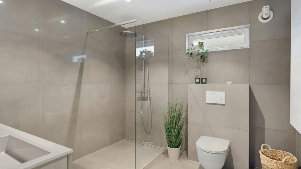 Ceramic tile showers_5